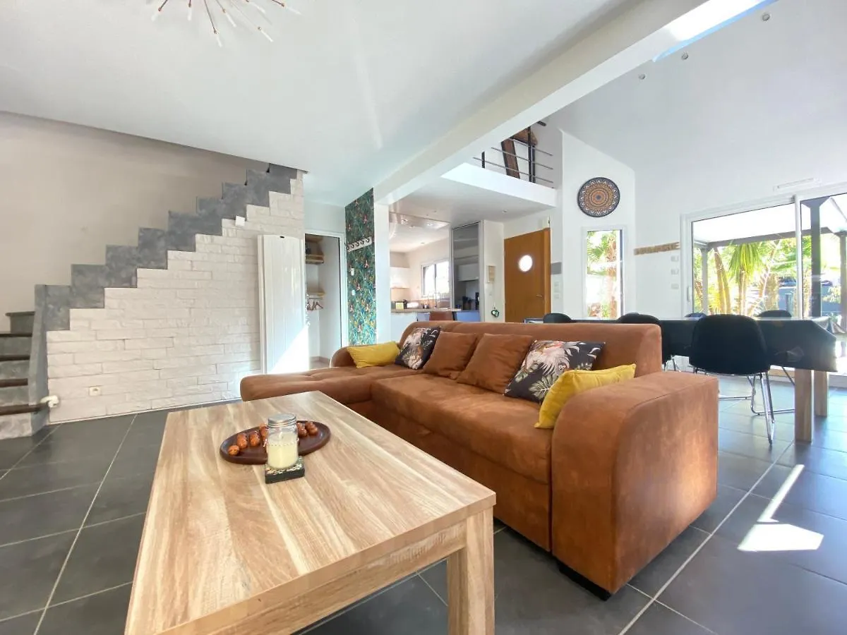 Villa Val de Rance By Locntour  Taden